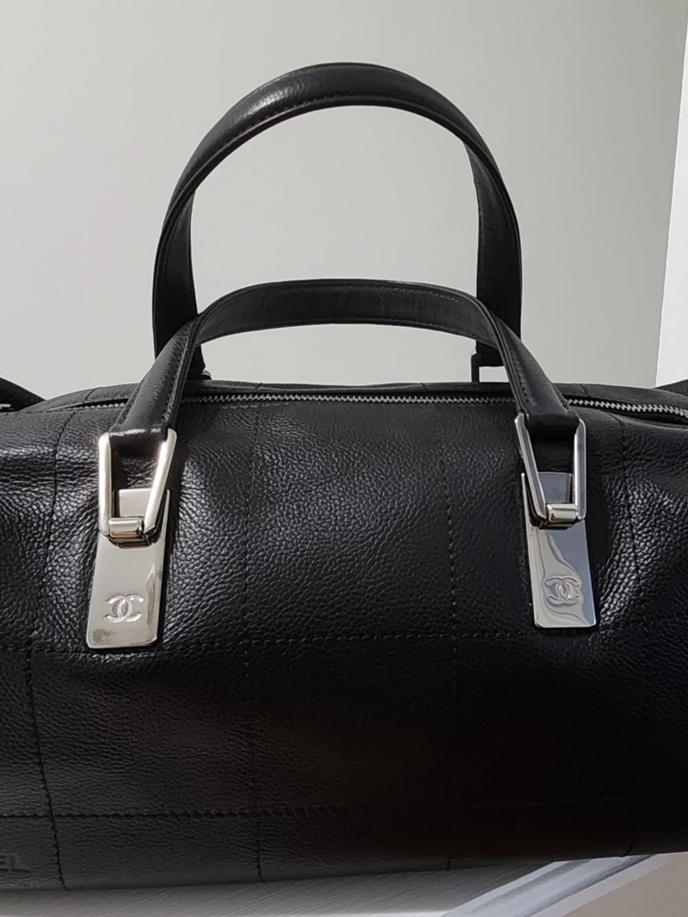 CHANEL Tote - Picture 1 of 16